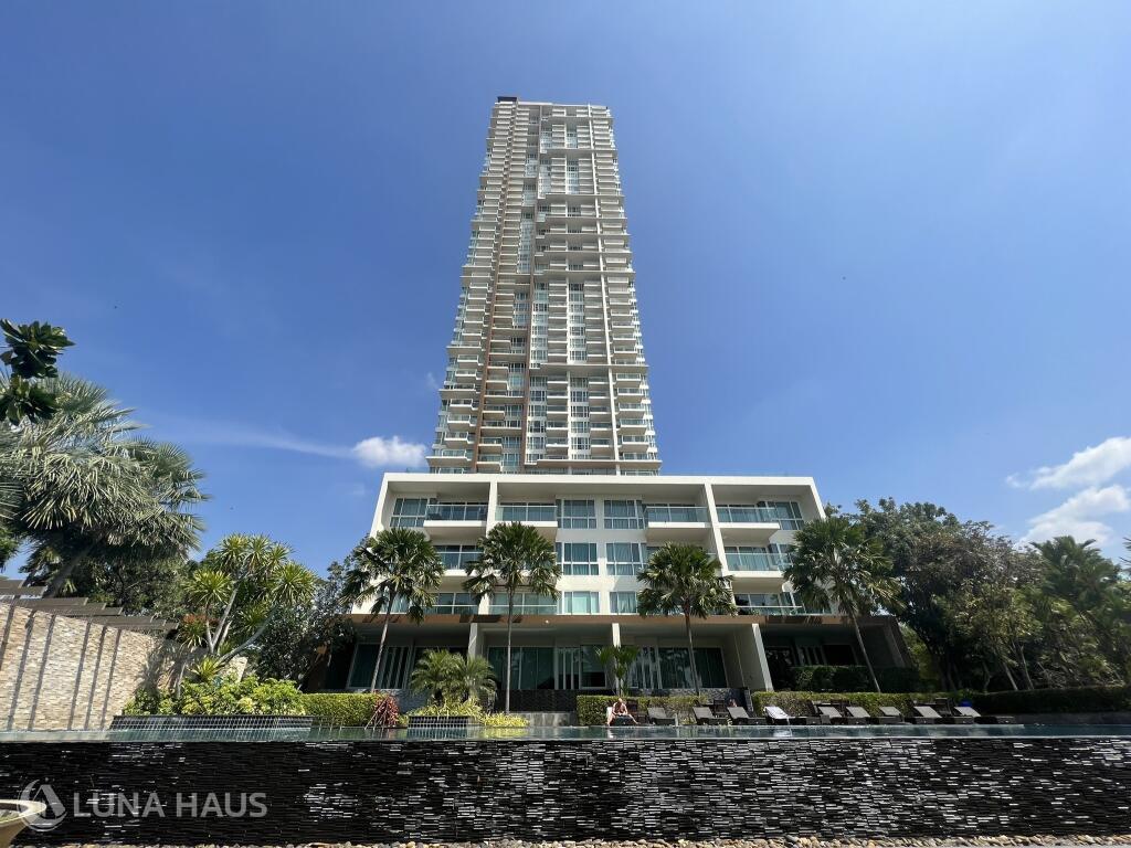 Cetus Beachfront Pattaya