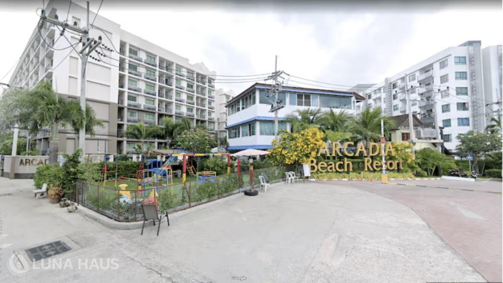 Arcadia Beach Resort (อาคาเดีย บีช รีสอร์ท)