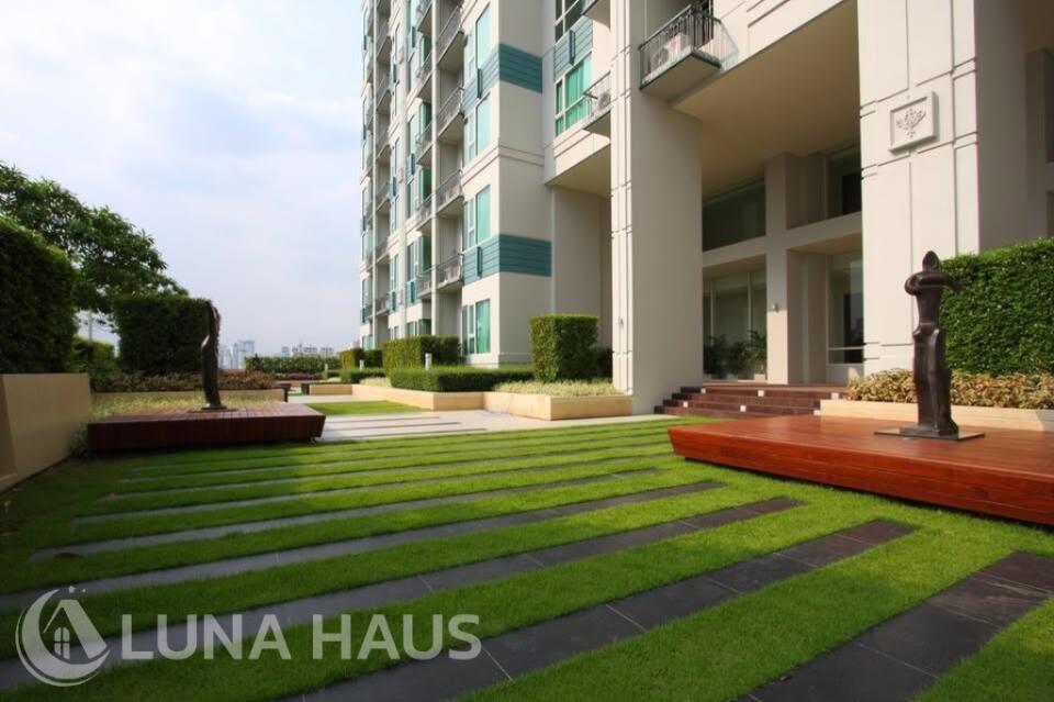 Ivy Thonglor
