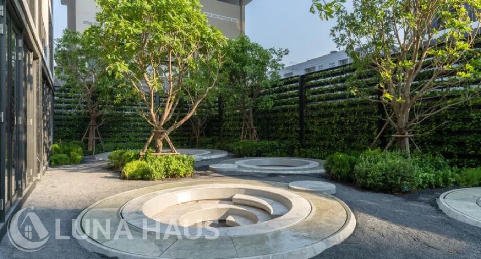 Noble Around Ari (โนเบิล อราวน์ อารีย์)