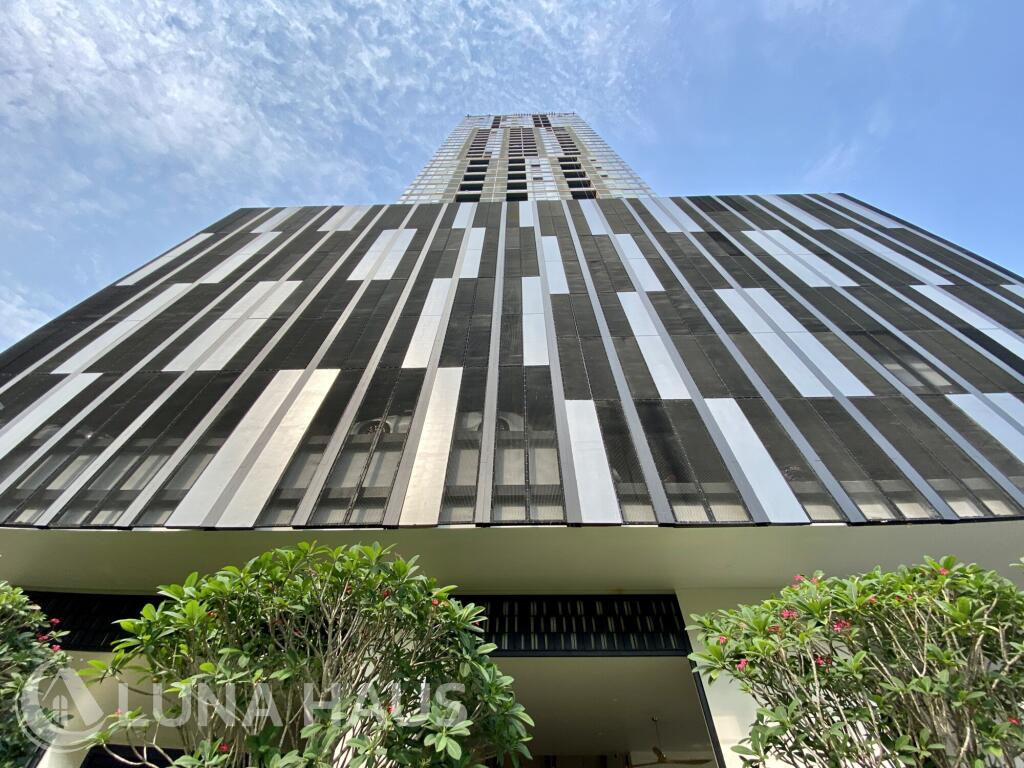 The Lofts Silom (เดอะ ลอฟท์ สีลม)