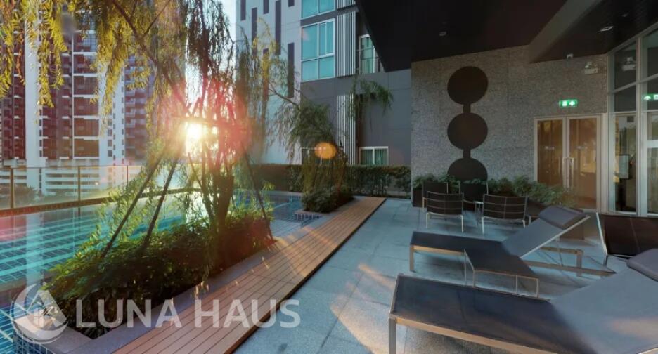 Noble Revolve Ratchada (โนเบิล รีวอลฟ์ รัชดา)