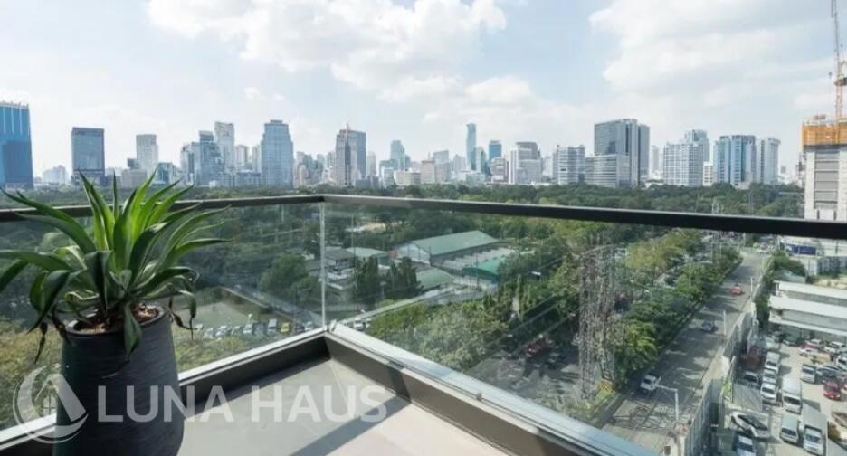 Sindhorn Tonson (สินธร ต้นสน)