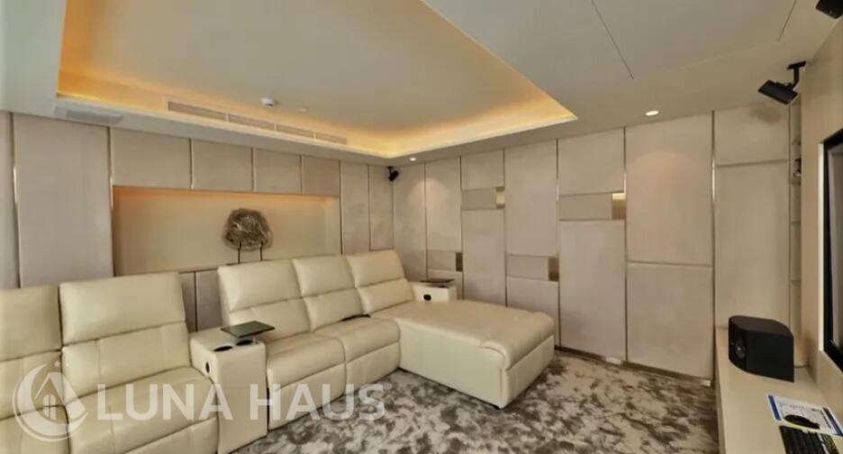 MUNIQ Sukhumvit 23 (มิวนีค สุขุมวิท 23)