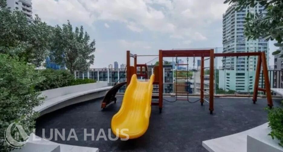 FYNN Asoke Sukhumvit 10 (ฟินน์ อโศก สุขุมวิท 10)