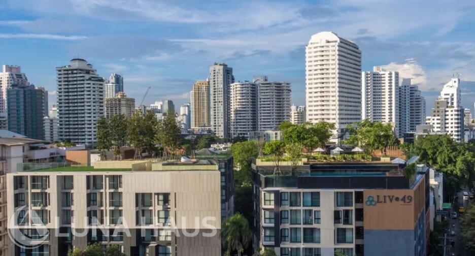 Liv At 49 (ลิฟ แอท ฟอร์ตี้นาย)