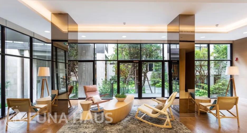 Liv At 49 (ลิฟ แอท ฟอร์ตี้นาย)