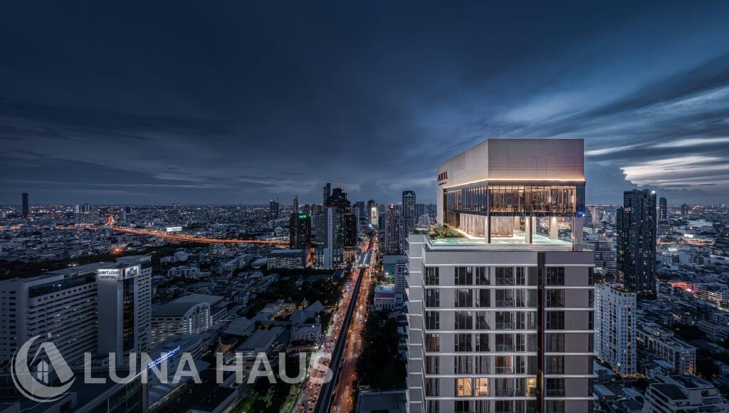 Anil Sathorn 12 (อนิล สาทร 12)