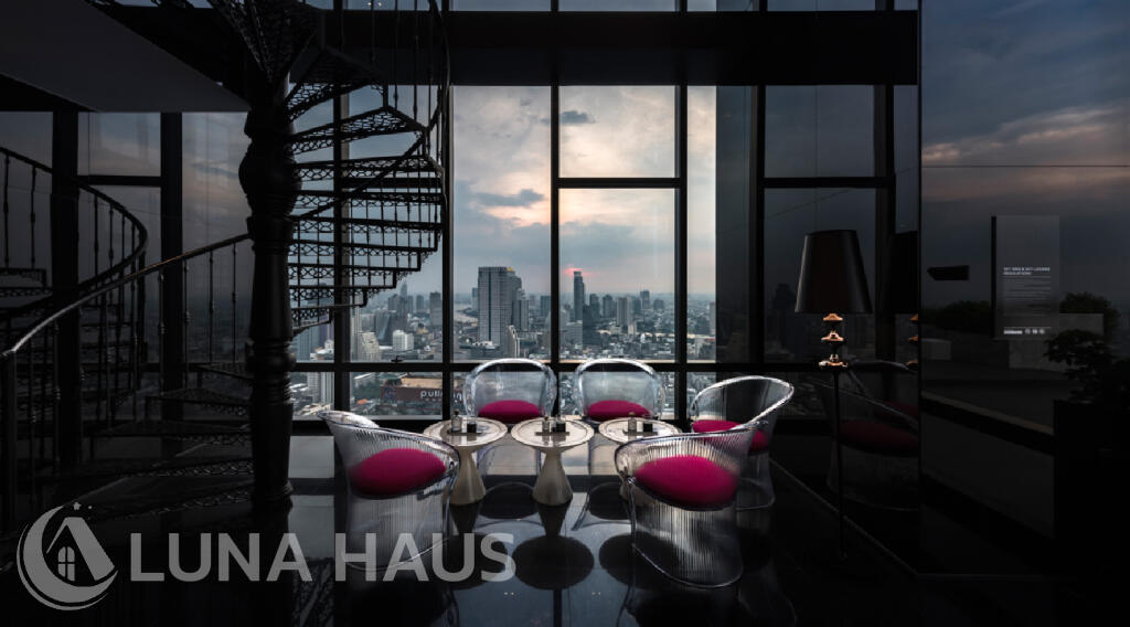 M Silom (เอ็ม สีลม)