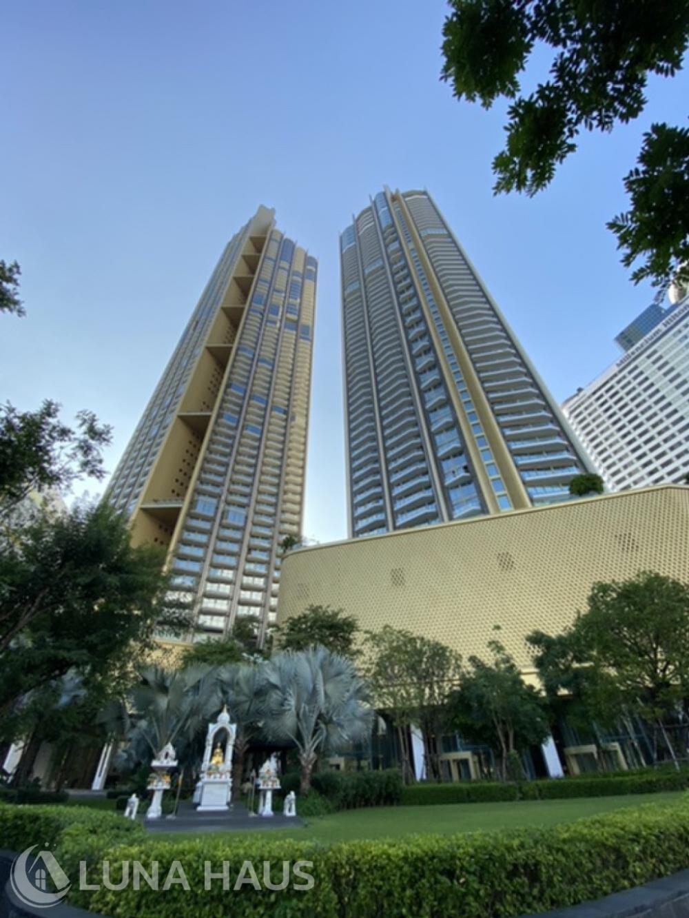 Magnolias Waterfront Residences (แมกโนเลียส์ วอเตอร์ฟรอนท์ เรสซิเดนซ์)