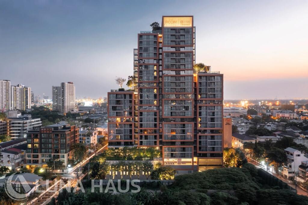The Room Sukhumvit 38 (เดอะ รูม สุขุมวิท 38)