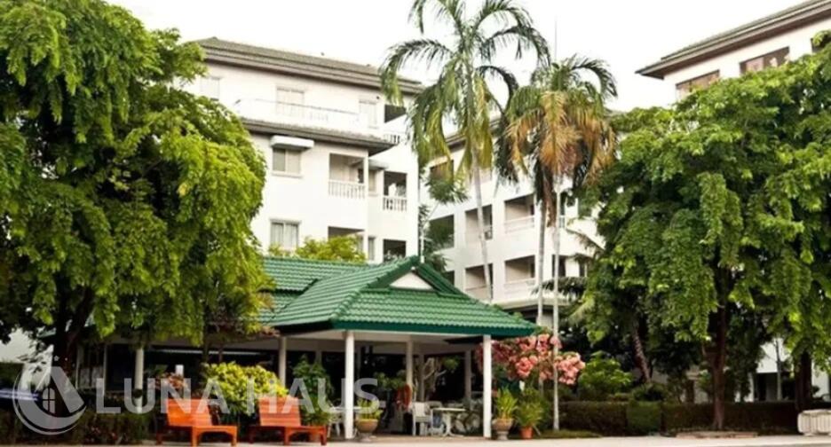 Baan Suan Lalana (บ้านสวนลลนา)