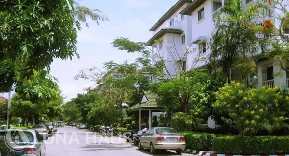 Baan Suan Lalana (บ้านสวนลลนา)