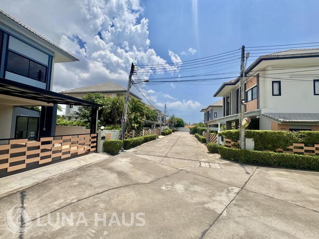 Patta Village (ภัททา วิลเลจ)