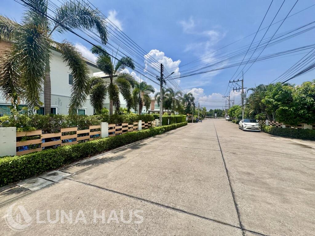 Patta Village (ภัททา วิลเลจ)
