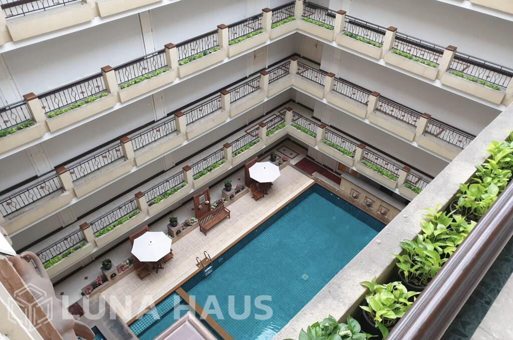 Wattana Suite (วัฒนา สวีท)