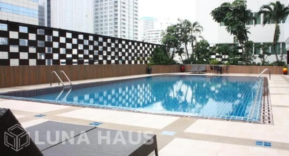Watthana Heights (วัฒนา ไฮท์)