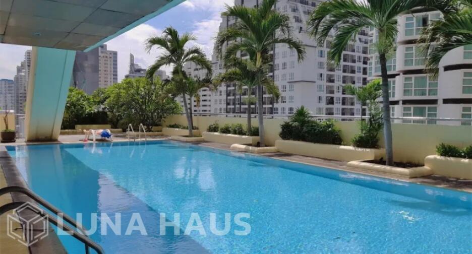 Sukhumvit Suite (สุขุมวิท สวีท)