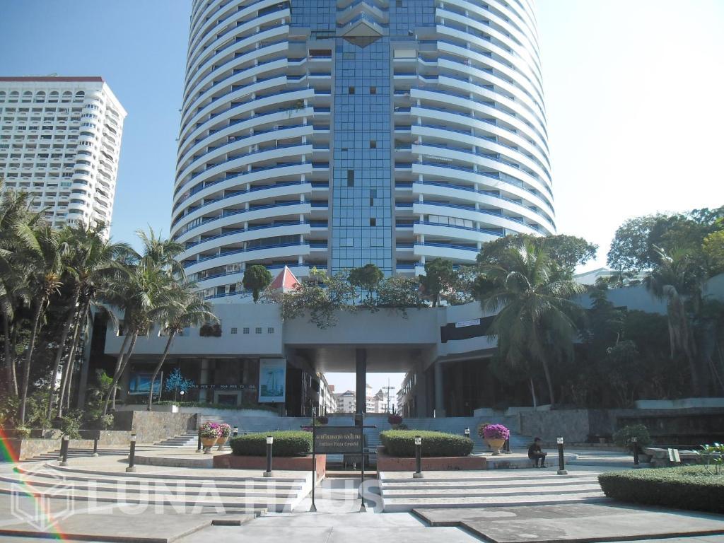 Jomtien Plaza Condotel (จอมเทียน พลาซ่า คอนโดเทล) - photo 2