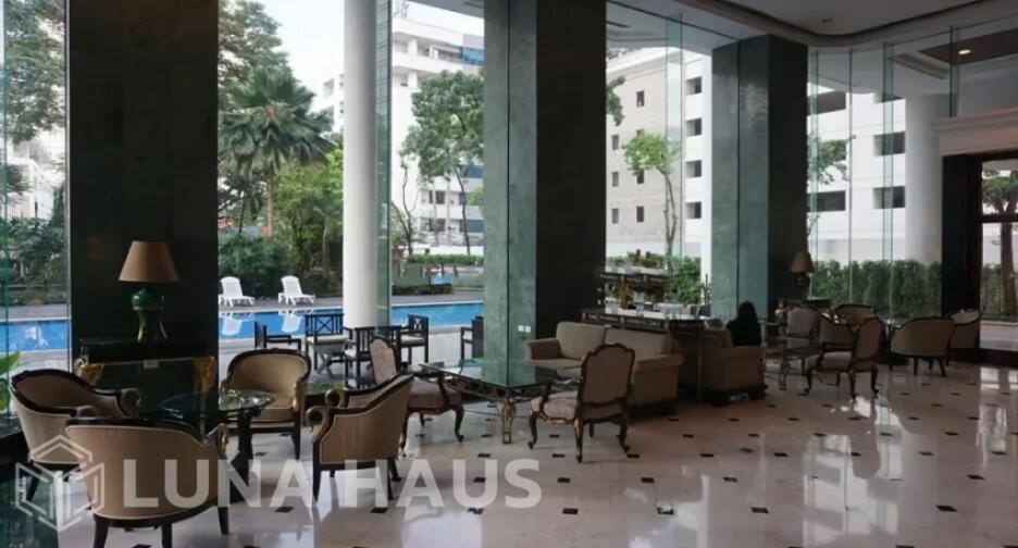Le Raffine Sukhumvit 24 (เลอ รัฟฟิเน่ สุขุมวิท 24) - photo 2
