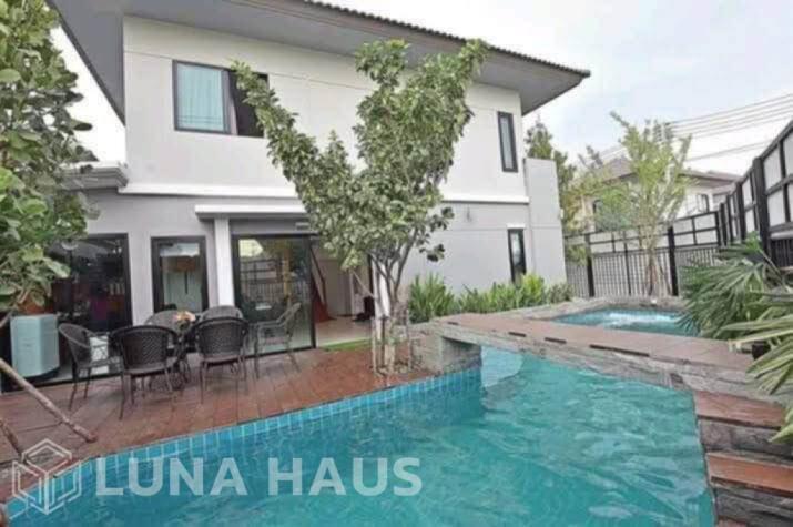 2-storey Detached House 5 Bedroom With Private Pool in East Pattaya - For Rent - Pool Villa