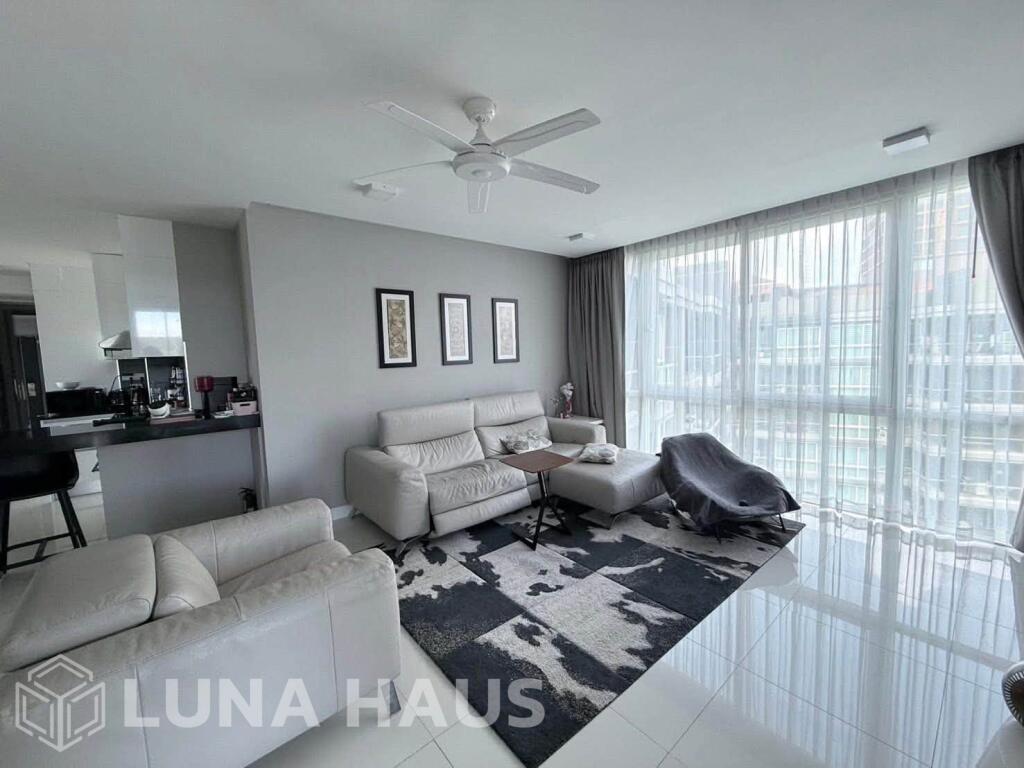 Spacious 3-Bedroom Condo in Downtown, Pattaya - For Rent
