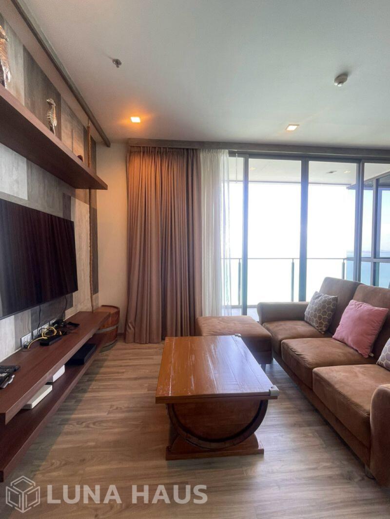 Luxury High-Floor Beachfront 2 Bedroom Condo on Wongamat Beach, North Pattaya - For Sale/Rent - Condo