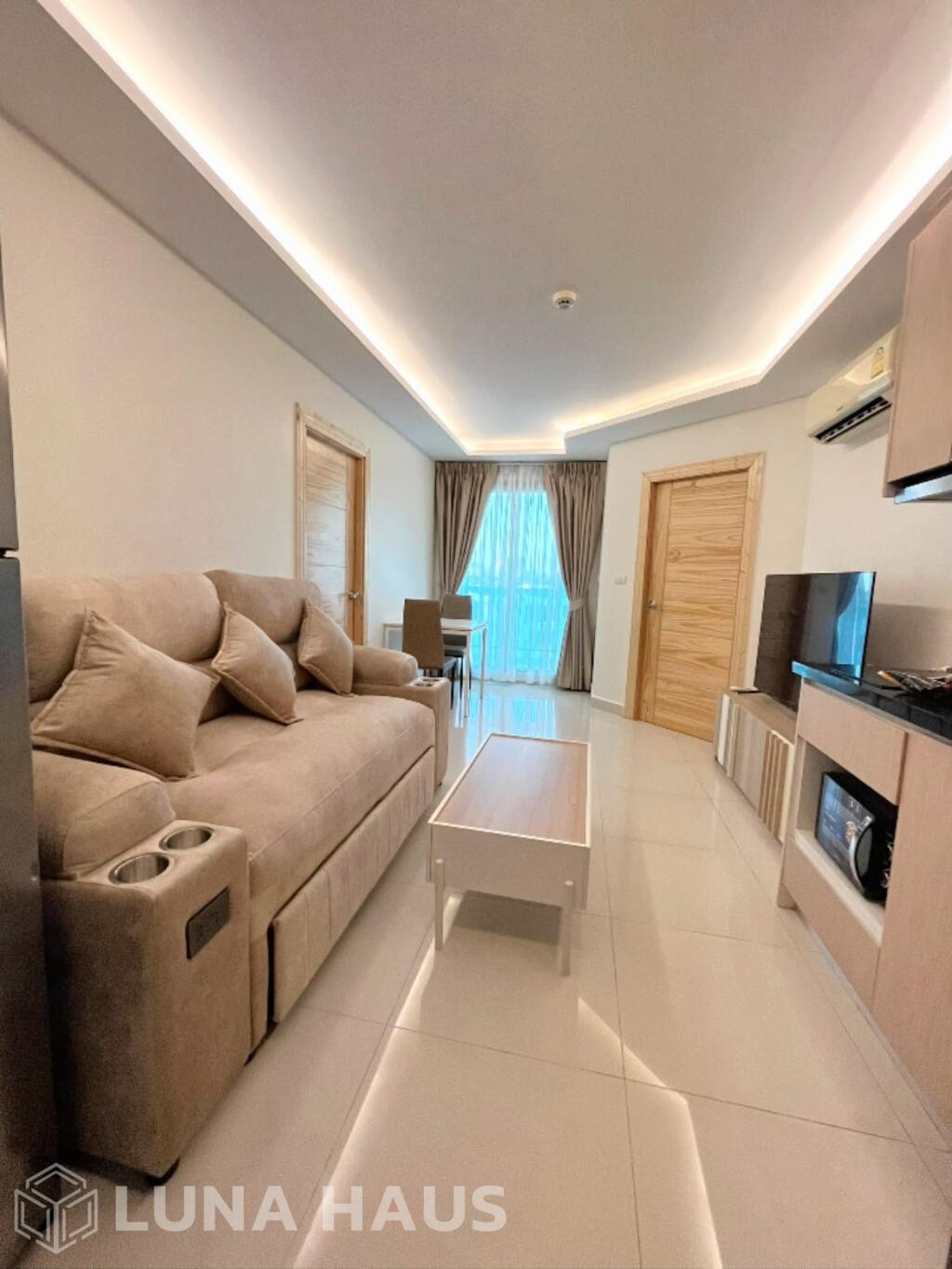 Renovated 2 Bedroom Condo in Jomtien, Pattaya - For Sale & Rent - Condo