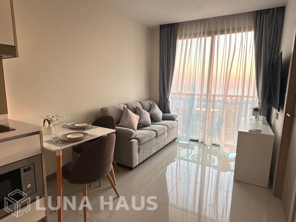 Luxury High-Floor 1 Bedroom Condo With Sea View in Jomtien, Pattaya - For Rent (Accept Short-Term)