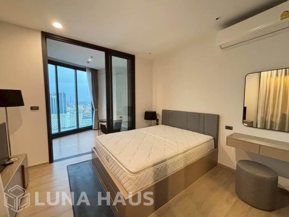 Modern Luxury High-Floor 1 Bedroom Condo in Central Pattaya - For Rent - Condo