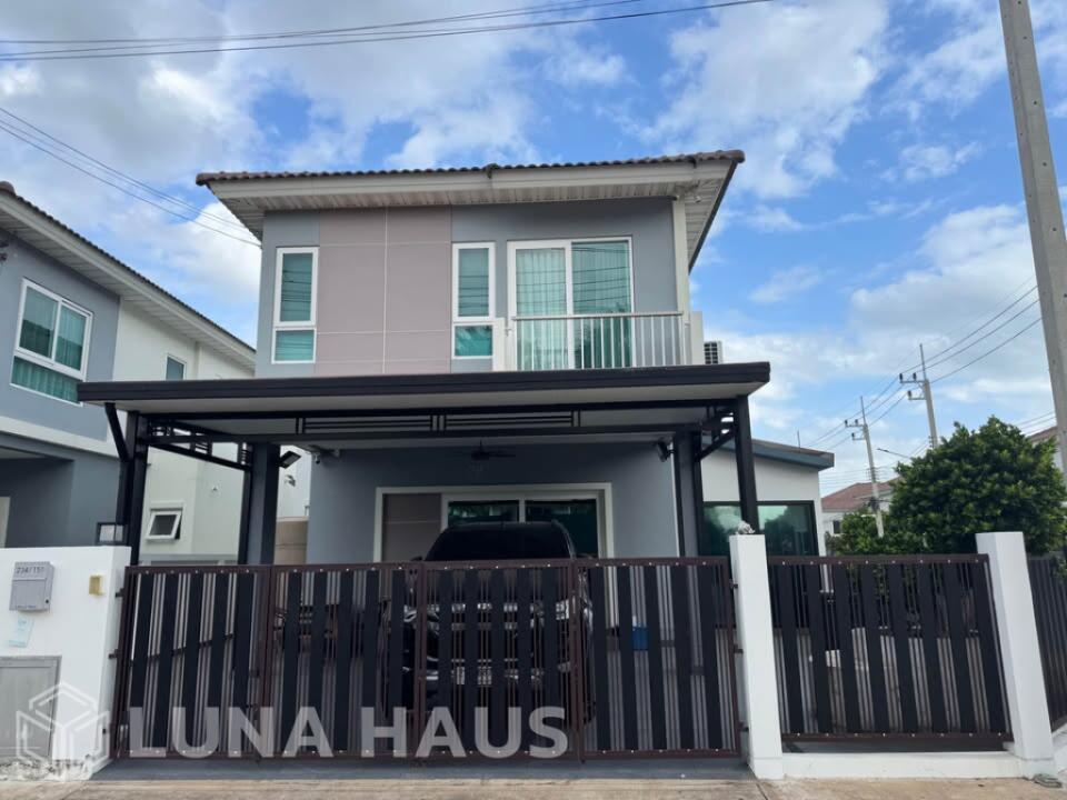 2-Storey Detached House 3 Bedroom in East Pattaya, For Rent - House