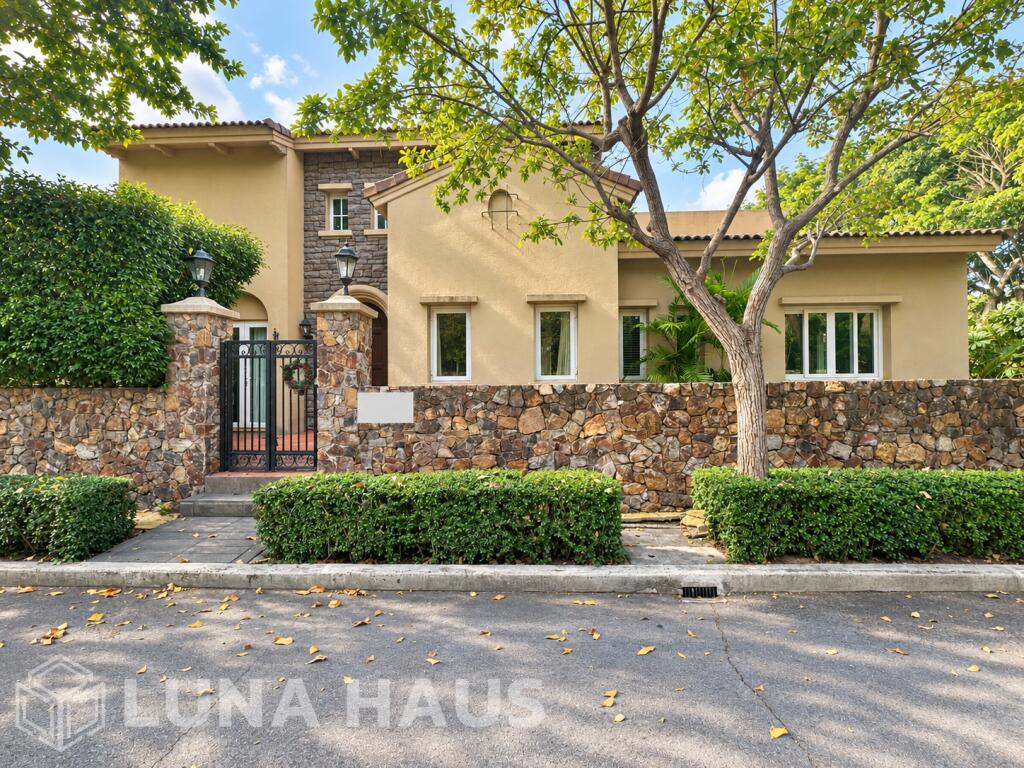 Mediterranean 3+1 Bedroom Pool Villa in Chaiyapreuk, Pattaya - For Rent - Pool Villa