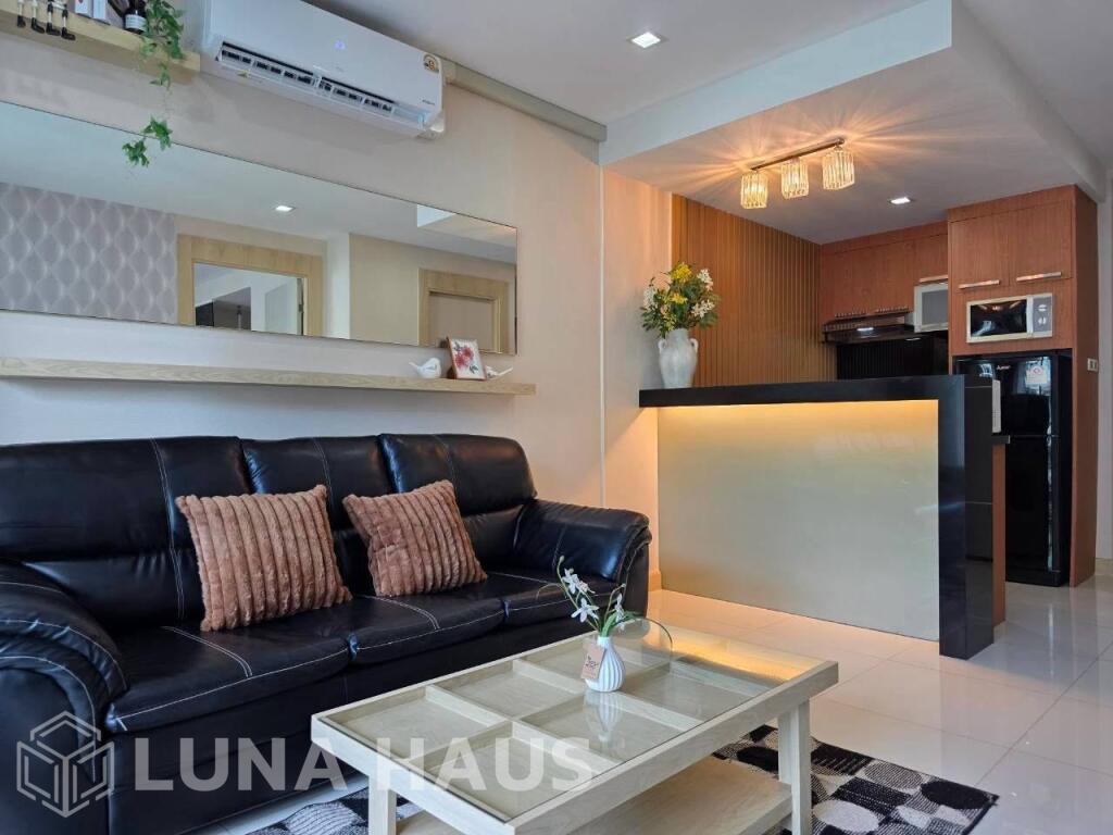 Spacious 1-Bedroom Condo in Central Pattaya - For Rent